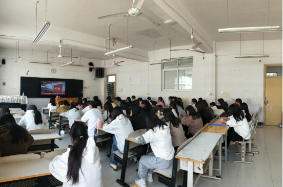 喜迎党的二十大 奋进新征程｜kaiyun开云官方网站组织全院师生观看中国共产党第二十次全国代表大会开幕会直播